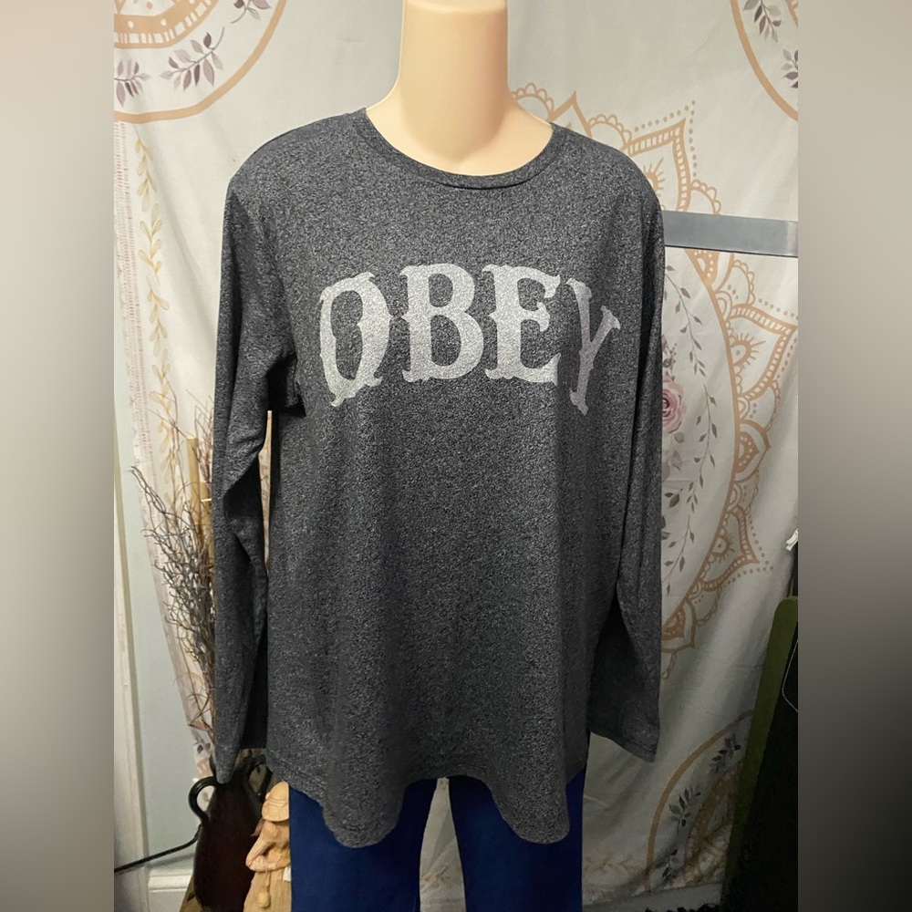 Like new grey OBEY Men’s Large Longsleeve